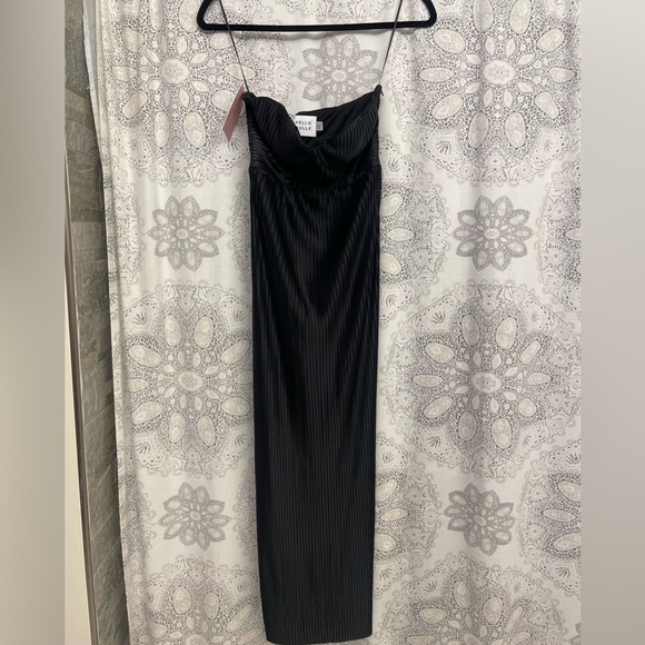 Hello Molly Chase The Satin Maxi Dress Black - Picture 4 of 6